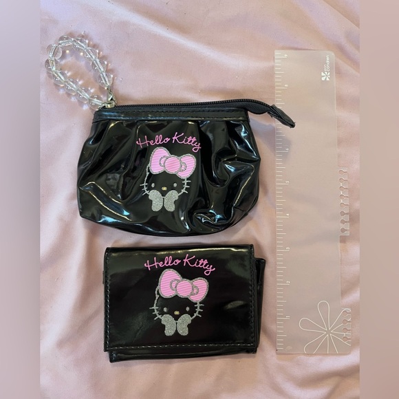 Sanrio Coin Purse and Wallet - Picture 1 of 4